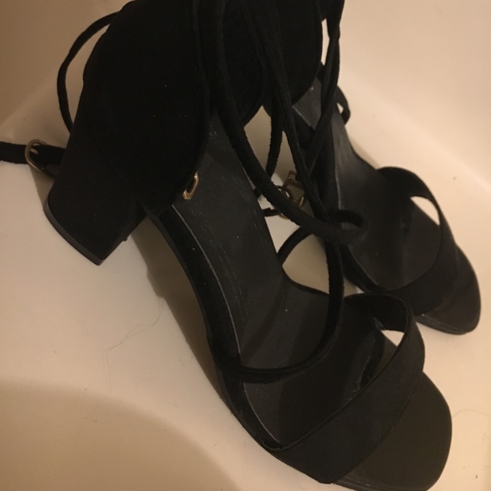 Shoes - Picture 2 of 3